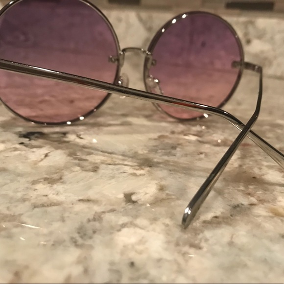 Pair of purple Shades made in China - Picture 2 of 6